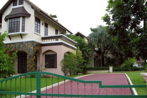 Дом в Сан-Сая, Таиланд с 3 спальнями  № 152987 - фото 2