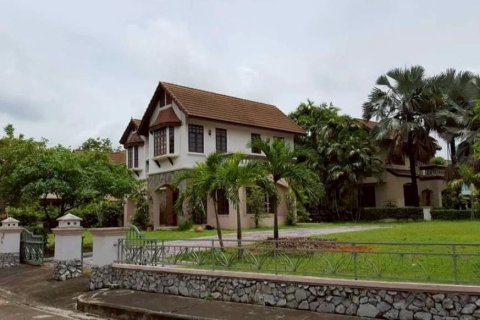 Дом в Сан-Сая, Таиланд с 3 спальнями  № 152987 - фото 1