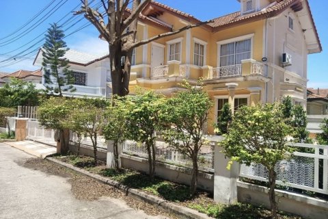 House in Pattaya, Thailand 3 bedrooms № 152981 - photo 2