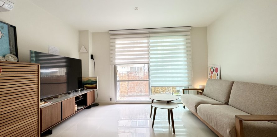 Condo in Watthana, Bangkok, Thailand, 2 bedrooms  № 160625