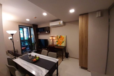 Condo in Watthana, Bangkok, Thailand, 2 bedrooms  № 160620 - photo 2