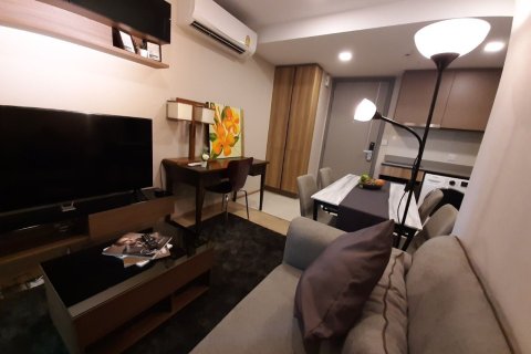 Condo in Watthana, Bangkok, Thailand, 2 bedrooms  № 160620 - photo 4