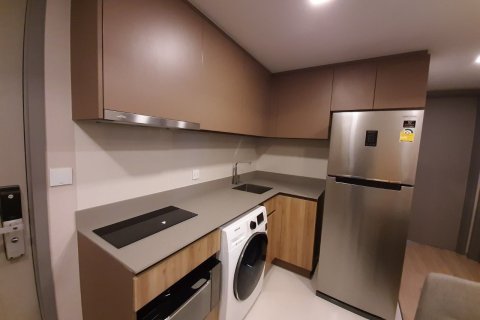 Condo in Watthana, Bangkok, Thailand, 2 bedrooms  № 160620 - photo 10