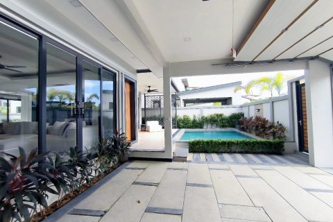 Вилла в Паттайе, Таиланд с 3 спальнями  № 146049 - фото 25