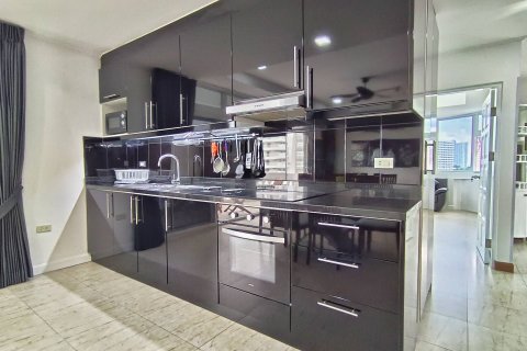 Condo in Pattaya, Thailand, 2 bedrooms  № 146048 - photo 13