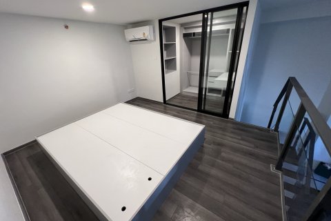 Студия в кондо в Дин Даенге, Бангкок, Таиланд № 137588 - фото 6