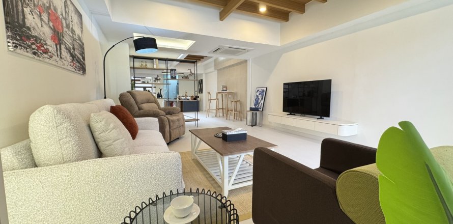 Townhouse à Phra Khanong, Bangkok, Thaïlande 2 chambres № 155734