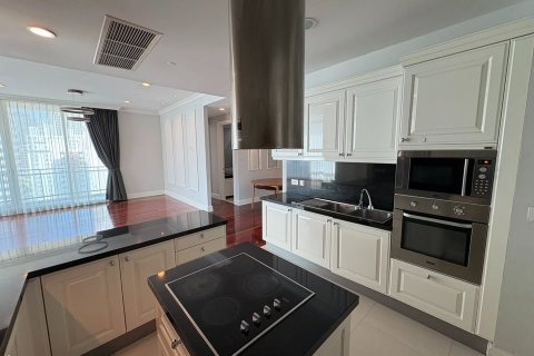 Condo in Bangkok, Thailand, 3 bedrooms  № 155732 - photo 6