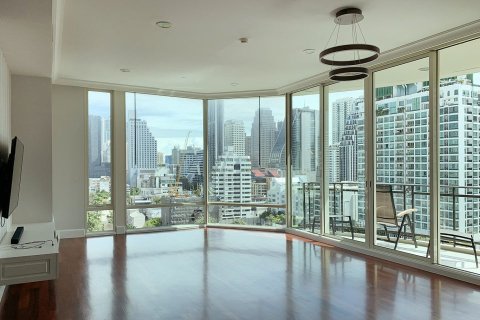 Condo in Bangkok, Thailand, 3 bedrooms № 155732
