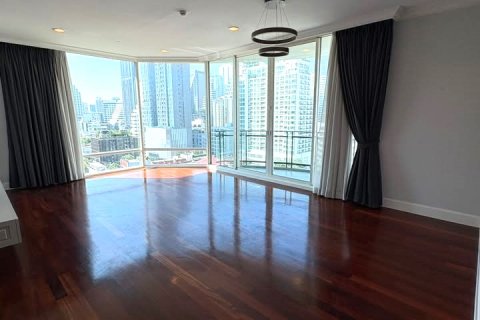 Condo in Bangkok, Thailand, 3 bedrooms  № 155732 - photo 4