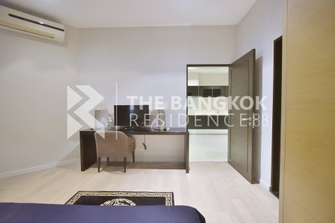 Condo in Bangkok, Thailand, 2 bedrooms № 184231 - photo 9