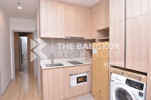 Condo in Bangkok, Thailand, 2 bedrooms № 184230 - photo 2