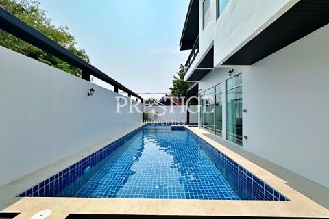 House in Pattaya, Thailand 4 bedrooms № 198191 - photo 26