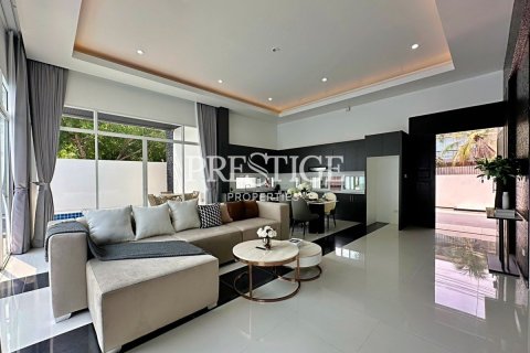 House in Pattaya, Thailand 4 bedrooms № 198191 - photo 7