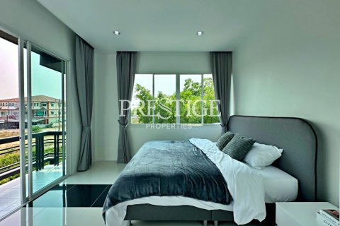 House in Pattaya, Thailand 4 bedrooms № 198191 - photo 20