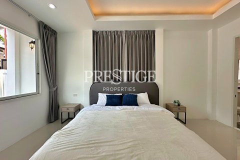 House in Pattaya, Thailand 4 bedrooms № 198191 - photo 13