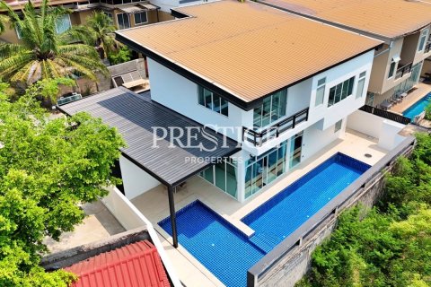 House in Pattaya, Thailand 4 bedrooms № 198191 - photo 30