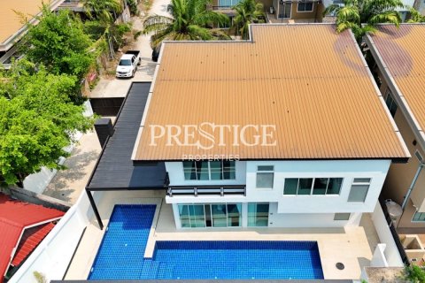 House in Pattaya, Thailand 4 bedrooms № 198191 - photo 29