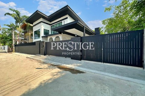 House in Pattaya, Thailand 4 bedrooms № 198191 - photo 28