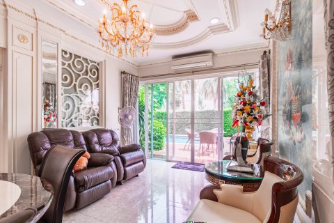 House in Taling Chan, Bangkok, Thailand 7 bedrooms № 169436 - photo 7