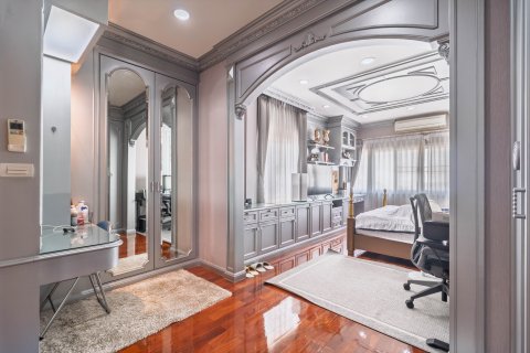 House in Taling Chan, Bangkok, Thailand 7 bedrooms № 169436 - photo 24