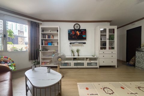 Condo in Yan Nawa, Bangkok, Thailand, 2 bedrooms  № 169439 - photo 1