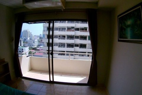 Studio in the Condo in Khlong Toei, Bangkok, Thailand № 135640 - photo 13