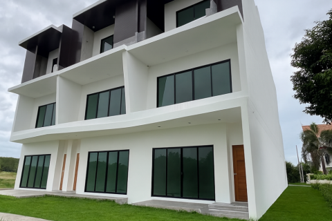 Дом в Хуа Хине, Таиланд с 5 спальнями № 135715 - фото 1