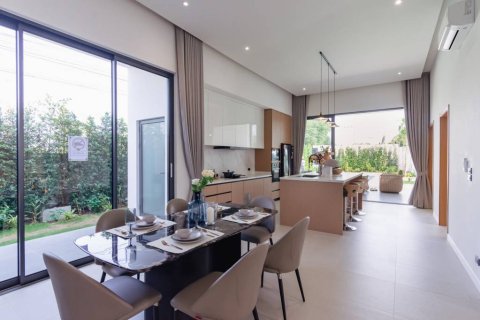 Вилла в Хуа Хине, Таиланд с 4 спальнями  № 156793 - фото 9