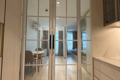 Condo in Bangkok, Thailand, 1 bedroom № 156796 - photo 2