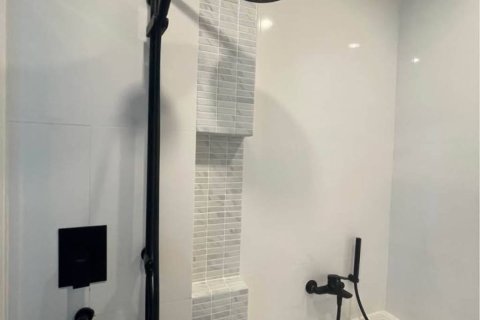 Condo in Bangkok, Thailand, 2 bedrooms № 156797 - photo 8