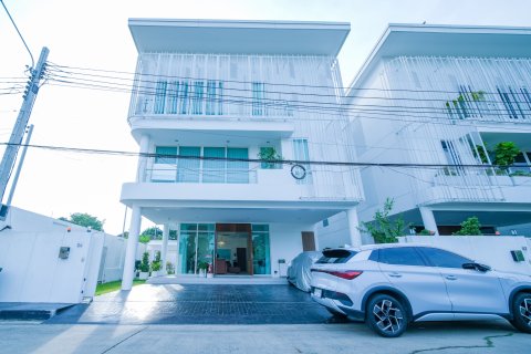 Villa à Saphan Sung, Bangkok, Thaïlande 4 chambres № 156402