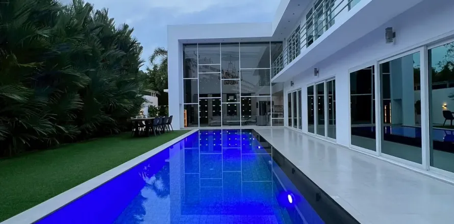 Villa à Pattaya, Thaïlande 5 chambres № 210559