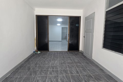 Townhouse in Huai Khwang, Bangkok, Thailand 3 bedrooms № 157185 - photo 5