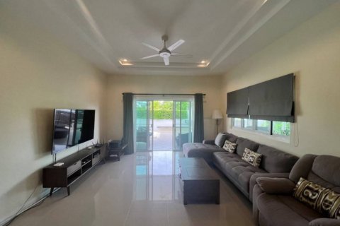 Villa in Hua Hin, Thailand 3 bedrooms № 134575 - photo 2