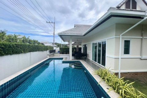 Villa in Hua Hin, Thailand 3 bedrooms № 134575 - photo 1