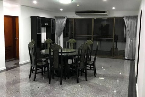 Condo à Bangkok, Thaïlande, 3 chambres  № 134574 - photo 1