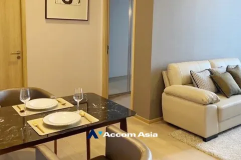 Condo in Khlong Toei, Bangkok, Thailand, 2 bedrooms  № 215151