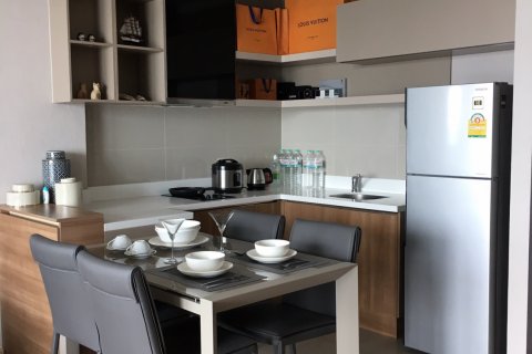 Condo à Sathon, Bangkok, Thaïlande, 2 chambres  № 144163 - photo 8