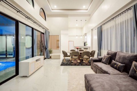 Вилла в Хуа Хине, Таиланд с 3 спальнями  № 115698 - фото 4