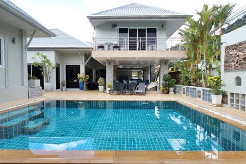 Villa in Kamala, Thailand 4 bedrooms № 115703 - photo 1
