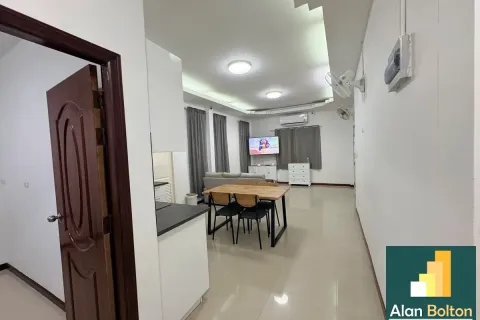 Casa de 4 dormitorios en Pattaya, Tailandia № 210901 - foto 4
