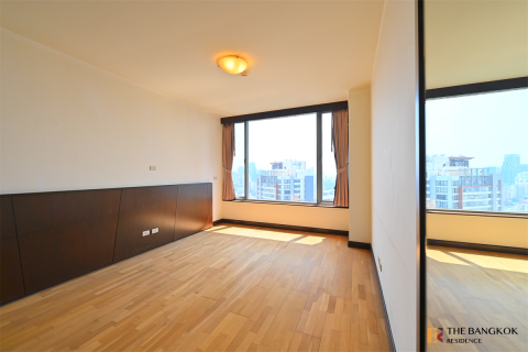 Condo in Bangkok, Thailand, 2 bedrooms № 184363 - photo 4