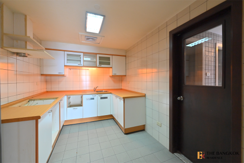 Condo in Bangkok, Thailand, 2 bedrooms № 184363 - photo 8