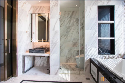 Condo in Bangkok, Thailand, 2 bedrooms № 184358 - photo 8