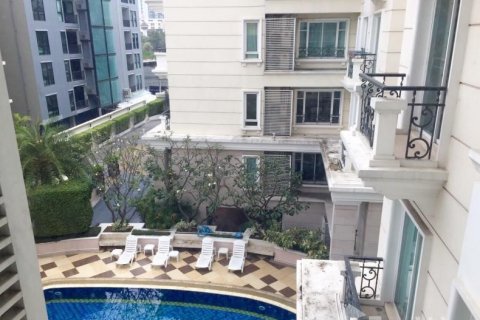 Condo in Bangkok, Thailand, 3 bedrooms  № 143812 - photo 4