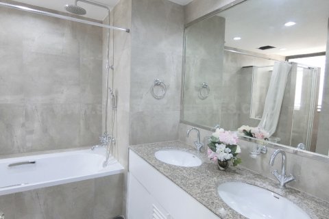 Condo à Bangkok, Thaïlande, 3 chambres  № 143813 - photo 11