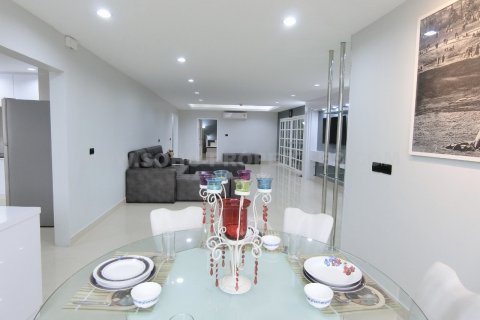 Condo à Bangkok, Thaïlande, 3 chambres  № 143813 - photo 8