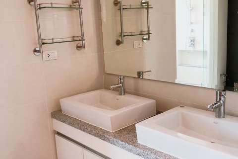 Кондоминиум с 3 спальнями в Бангкоке, Таиланд № 143815 - фото 9