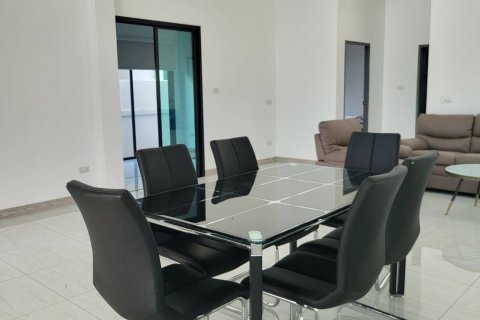 House in Chiang Mai, Thailand 3 bedrooms № 137278